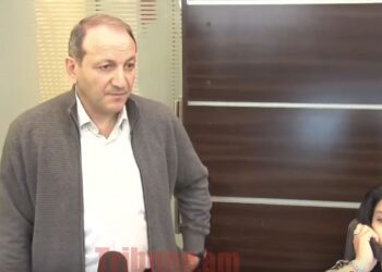 «Հանդիպում չի լինելու, դիմում գրեք, գնացե՛ք», «Կփակենք ԿԲ-ի դռները, եթե մարդ չկա». տեսանյութ