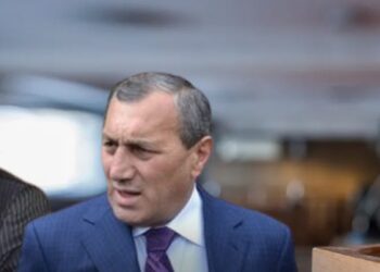 3 տարի, 3 դատավոր, սակայն գործը տեղից չի շարժվում. ՊՆ նախարարի խորհրդականի որդու հանգամանքը խառնաշփոթ է առաջացրել. «Ժողովուրդ»