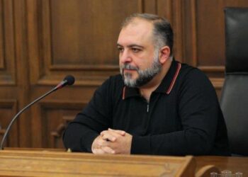 «Ոչ մի տարաձայնություն չկա, լիազորություններս դադարեցվել են իմ դիմումի համաձայն, ավելի հետաքրքիր պետական պրոյեկտում եմ ներգրավվելու». Վահագն Թևոսյան