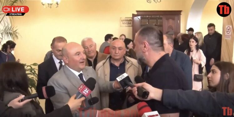 «Վարդան ջան, ջիպդ տուր կռուգմ տամ» երգդ չեմ մոռացել. Ղուկասյանը՝ Ռուբեն Մխիթարյանին. տեսանյութ