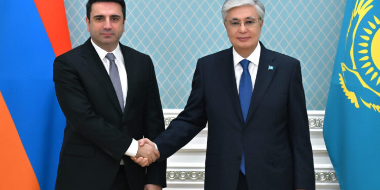 Ալեն Սիմոնյանն ու Ղազախստանի նախագահը քննարկել են տարածաշրջանային զարգացումներին վերաբերող հարցեր