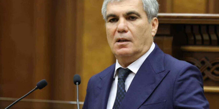 «Նրանք, ովքեր Ռոբերտ Քոչարյանի և նրա թիմի անդամ «հանրային ակտիվիստի» վարքագիծը ադեկվատ և եվրոպական համատեքստում համարժեք են համարում, կարող են չարտահայտվել»․ Արամ Սարգսյան