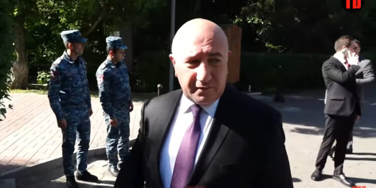 Ինչպե՞ս է ՊՆ փոխնախարարն ընկալում Եռատոնը, Շուշիի ազատագրումը. տեսանյութ