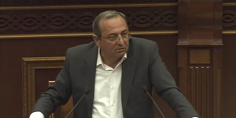 Ու՞մ դղյակն է դա, մի քոռ կոպեկ ժողովուրդը ստացե՞լ է, տեսեք ովքեր են դարձել միլիարդատեր. Արծվիկ Մինասյան. տեսանյութ