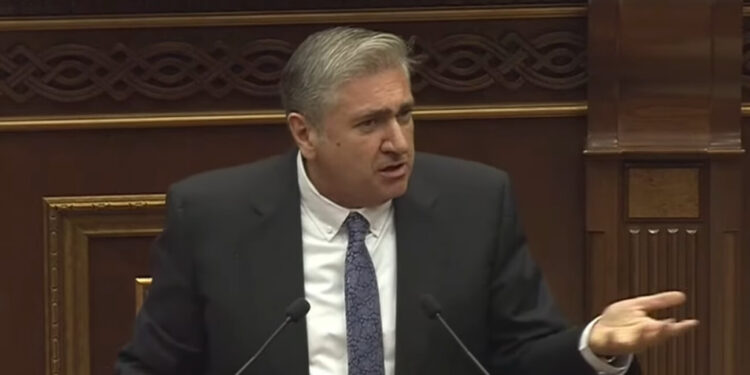 Ասեք՝ չզզվցնեն․ թալանել են, գողացել են, փչացած պատեֆոն եք․ Արթուր Խաչատրյան. տեսանյութ