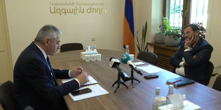 ԱԺ-ում Էդգար Ղազարյանին ընդունեց Գեղամ Մանուկյանը. ՈւՂԻՂ