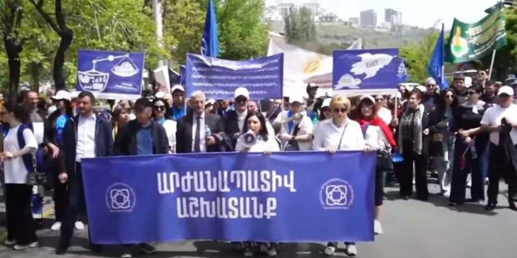 «‎Արժանապատիվ աշխատանք» կոչով մայիսմեկյան երթ՝ Երևանում