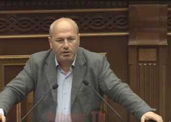 Դուք պետք է դեղին քարտ ստանաք, ներողություն պիտի խնդրեք, նա կին է. Գեղամ Նազարյան. տեսանյութ