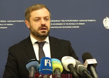 «Ձե՞զ էլ է համբալ ասում Փաշինյանը», «Կոռեկտ պահե՛ք ձեզ, շնորհք չունեք». տեսանյութ