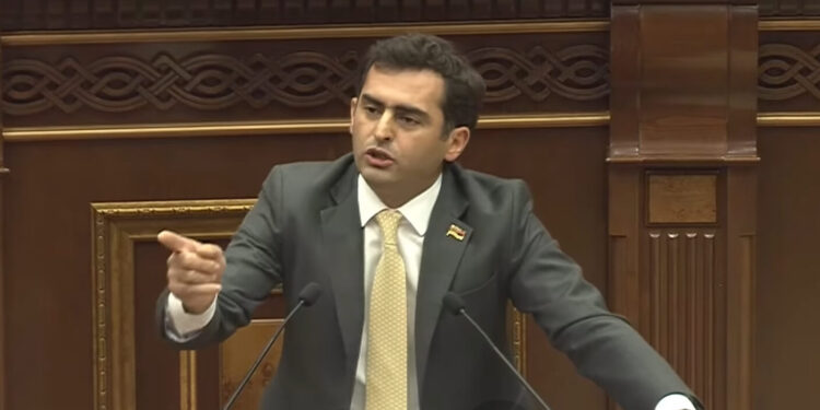 Ընենց հակահարված կստանաք՝ նոքդաունից դուրս չեք գա, ոտերներդ տակներից կփախչի. Արշակյանի սպառնալիքը. տեսանյութ