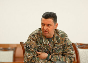 Ջալալ Հարությունյանը հրաժարվել է պաշտպաններից՝ հայտարարելով, թե «իրեն խաբել են, ոչ պրոֆեսիոնալ եղել, փափուկ բարձ դրել գլխի տակ», տուժող կողմը կարծում է՝ ձգձգման միտում կա, մոտենում է վաղեմության ժամկետը