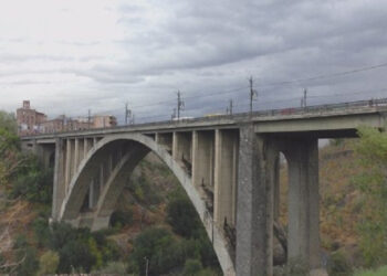 Քաղաքացին Կիևյան կամրջից նետվել է Հրազդան գետը․ փրկարարները դուրս են բերել նրա դին