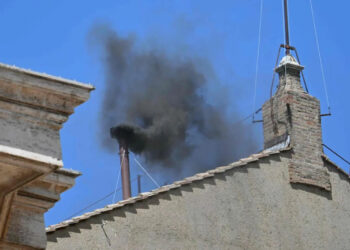 Նորից սև ծուխ. կոնկլավը չի կարողացել ընտրել նոր Պապ