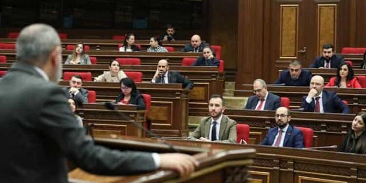 Ով ավելի բարձր ու ավելի թունդ «կքրֆի»․ «Հրապարակ»