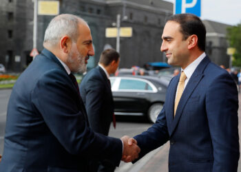 Փաշինյանը Ավինյանին հրահանգել է ոչ մի դեպքում Նոր Նորքի թաղապետին չկպնել. «Իրավունք»