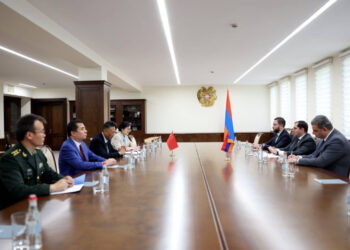 Պապիկյանը Չինաստանի դեսպանի հետ քննարկել է պաշտպանության ոլորտում համագործակցությանն առնչվող հարցեր