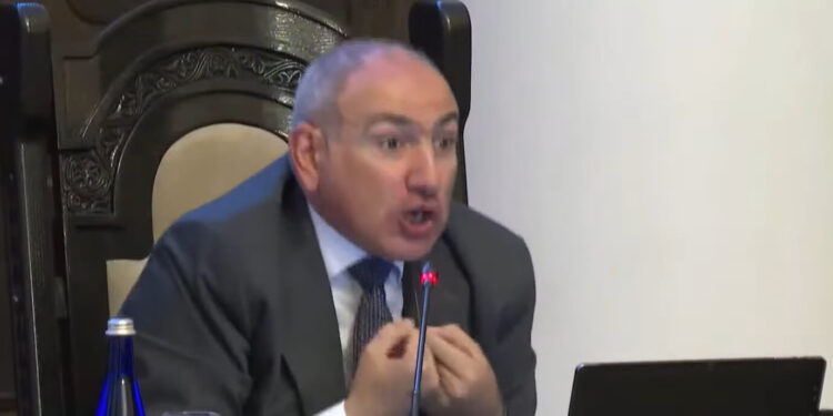 Աղքատությունից ա, որ տատը, պապը, 4 թոռները իրար հետ են ապրում, դա մեր ավանդույթը չի. տեսանյութ