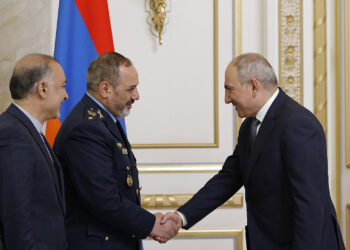 «Իրանը շահագրգիռ է զարգացնելու բազմակողմ համագործակցությունը Հայաստանի հետ». Իրանի պաշտպանության նախարարը՝ Փաշինյանին