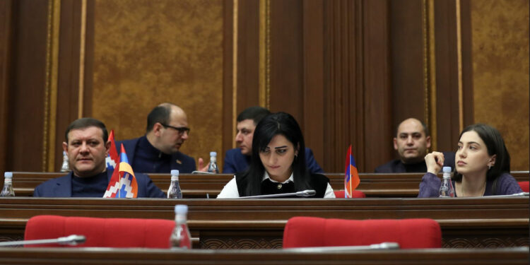 «Պատիվ ունեմ»-ը չունի վարչապետի թեկնածու, բայց պատրաստ է նախաձեռնել Փաշինյանին անվստահության գործընթաց․ հայտարարություն