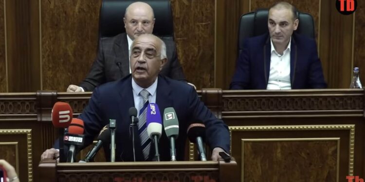 3 փամփուշտ իր վրա վերցրեց, ընկե՛ր Մանուկյան, ուր գնում ես, փորձանքի առաջ ես կանգնում. Ղուկասյան. տեսանյութ