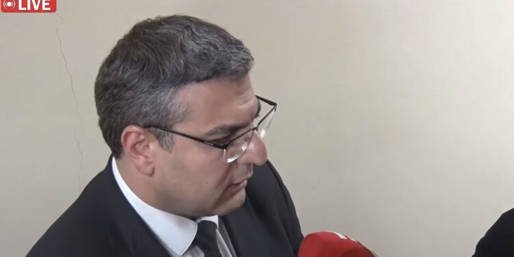 Ինչո՞ւ ծեծվողը բերման ենթարկվեց, ծեծող թաղապետը` ոչ. տեսանյութ