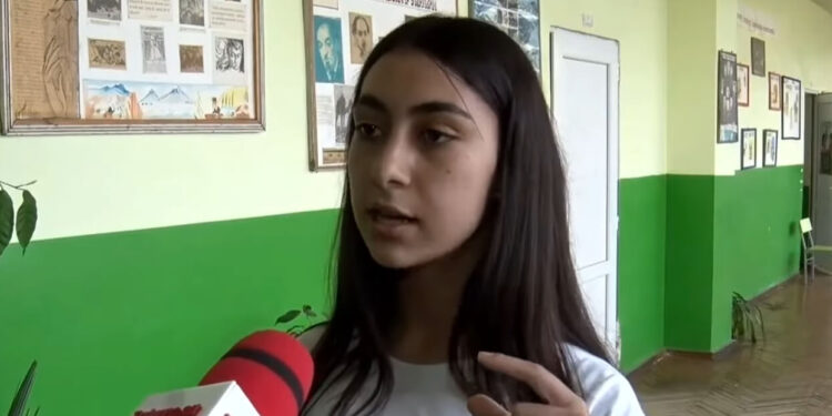 Ընկեր Դավթյանը մեզ ասում է՝ դուք քրիստոնյա չեք, 50-ական եք. աշակերտուհի. տեսանյութ