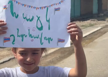 Քրոջ աջակցությունը՝ եղբորը՝ Սարդարապատում. տեսանյութ