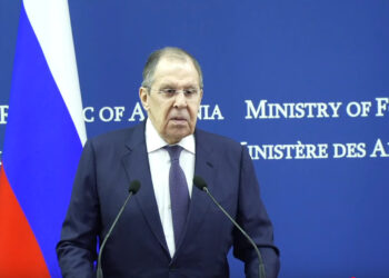 Լրագրողը Լավրովին «քաշեց». Վյաչեսլավը սովորաբար կարճ հարցեր է տալիս. տեսանյութ