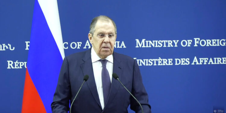 Լրագրողը Լավրովին «քաշեց». Վյաչեսլավը սովորաբար կարճ հարցեր է տալիս. տեսանյութ