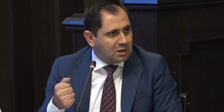 «Շատ ծնողներ իրենց երեխաներին զրկում են ՀՀ քաղաքացիությունից, որ չծառայեն բանակում». Սուրեն Պապիկյան