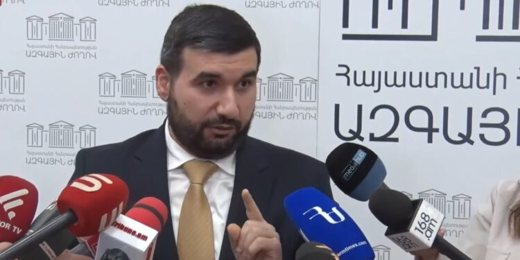 Ասում են՝ թուրք, դավաճան, անհայրենիք, ոչ մեկ գլխին բան չի տալիս, չի ասում՝ այ լակոտ. Ալեքսանյան. տեսանյութ