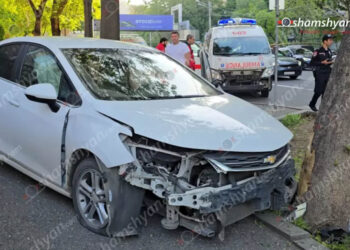 Երևանում՝ Հերացու փողոցում, բախվել են հիվանդ տեղափոխող շտապօգնության ավտոմեքենան և «Chevrolet»-ը