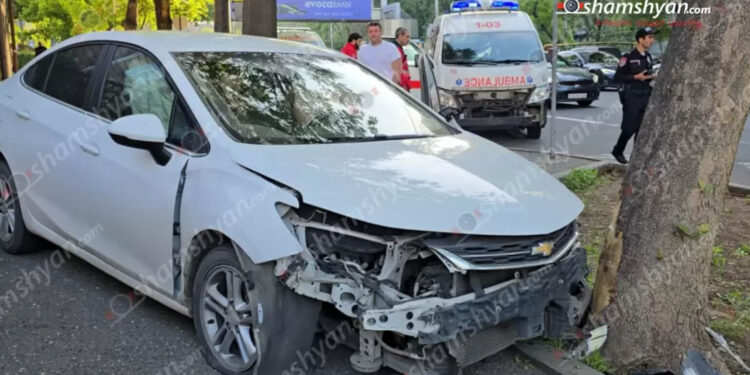 Երևանում՝ Հերացու փողոցում, բախվել են հիվանդ տեղափոխող շտապօգնության ավտոմեքենան և «Chevrolet»-ը