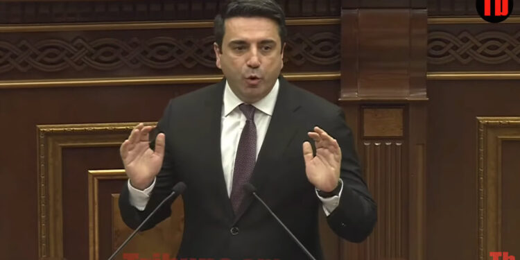 Եկեղեցու, Կտրիճ Ներսիսյանի կամ քեռակնոջ միջև հավասարության նշան դնելն անարդար է․ Սիմոնյան. տեսանյութ