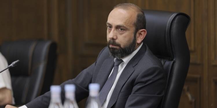 Արարատ Միրզոյանը չի հաղթահարում հոգեբանական վախերը․ «Հրապարակ»