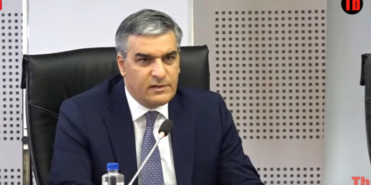 Փաշինյանը Վեհափառի անձնական կյանքի մասին ինֆորմացիա է հավաքում. Թաթոյան. տեսանյութ