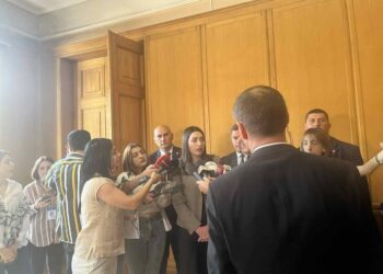 Արփինե Սարգսյանն իրեն շրջապատել է ախրանայով․ «Հրապարակ»