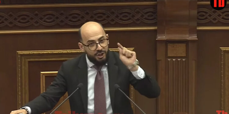 Սսկվի՛, ձենդ չլսեմ․ վեճ՝ ՔՊ-ականի ելույթից հետո. տեսանյութ