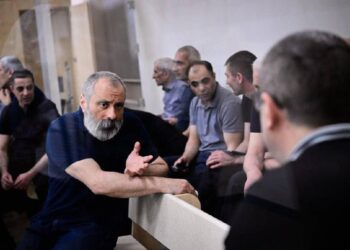 Բաքվում հայ գերիներին ընտանիքներից ծանրոցներ են փոխանցվել