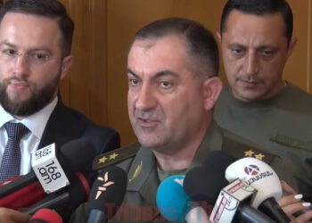 Կրակում են, բայց մենք դրան ուշադրություն չենք դարձնում. ԳՇ պետ. տեսանյութ