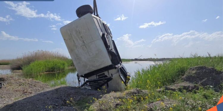 Փրկարարներն ավտոմեքենան դուրս են բերել լճից