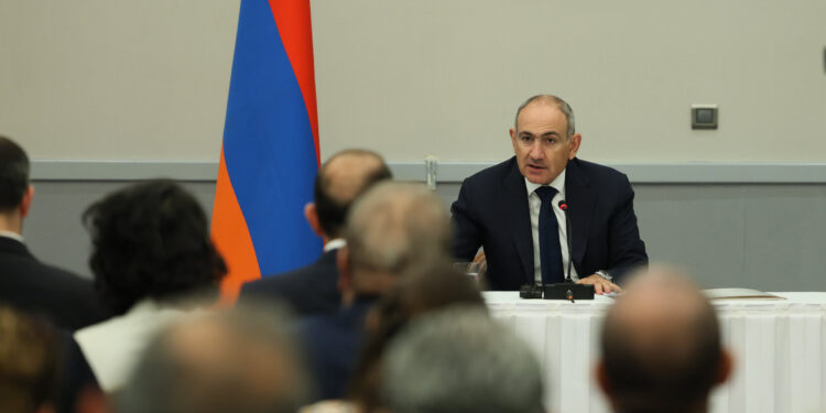 Փաշինյանը Թուրքիայի հայ համայնքի հետ հանդիպմանը հույս է հայտնել, որ Էրդողանի հետ հանդիպումը նոր ազդակ կհաղորդի երկկողմ հարաբերություններին