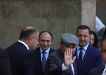 Ինչպես են Փաշինյանին դիմավորում ԵՊՀ-ում. տեսանյութ