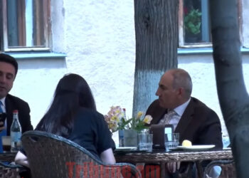 Փաշինյանը սրճարանից դուրս եկավ ու հեգնեց. «Ավանդաբար խուսափում եմ». տեսանյութ