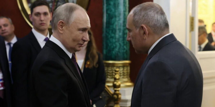 Փաշինյանը շնորհավորական ուղերձներ է հղել Պուտինին և Միշուստինին՝ Ռուսաստանի օրվա առթիվ