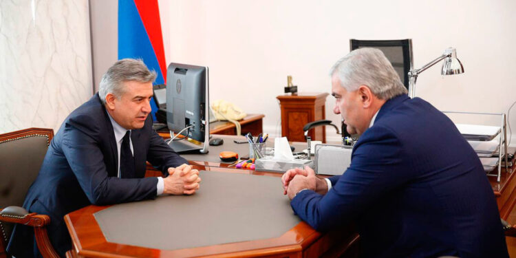 «Սամվել Կարապետյանն իր մշտական աջակցությամբ ներկա է եղել հայ ժողովրդի կյանքում տեղի ունեցող բոլոր կարևորագույն իրադարձություններին. բնական է, որ նա չէր կարող անտարբեր մնալ Եկեղեցու նկատմամբ կատարվող գործողություններին». Կարեն Կարապետյան