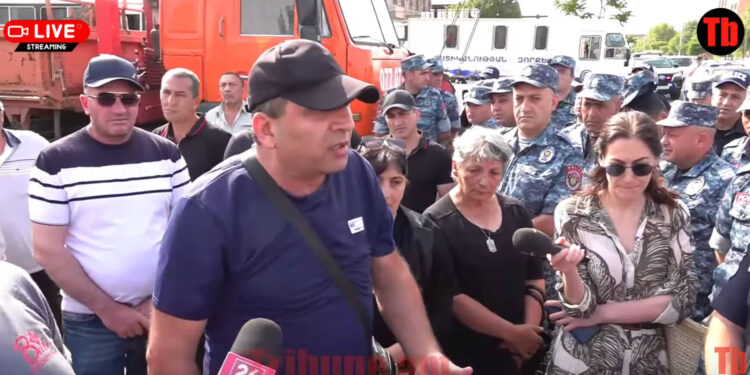 Ու՞մ եք վախացնում, ուզում եք կզած մա՞ն գանք. ցուցարար. տեսանյութ