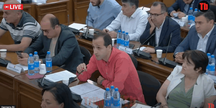 Աբաջյանի պապիկ, Մարտի 1-ի երեխայի կոշիկ էիք պտտում, էդ նույն շոուից ա․ Արշակ Սարգսյանը՝ ՔՊ–ին