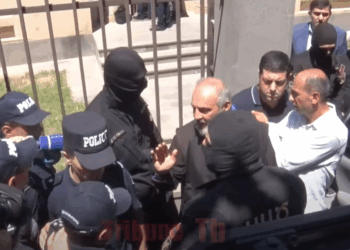 ԱԱԾ դիմակավորները ձերբակալում են Բագրատ Սրբազանին․ ՏԵՍԱՆՅՈՒԹ