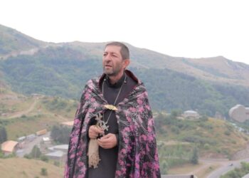 «Նիկոլ Փաշինյանն ուզում է ներքին քաոս ստեղծել, սատանան քաոսի մեջ է լավ սնվում. ինքը նզովյալ է, նզովյալին ի՞նչ նզովես». Տեր Ահարոն քահանա Մելքումյան